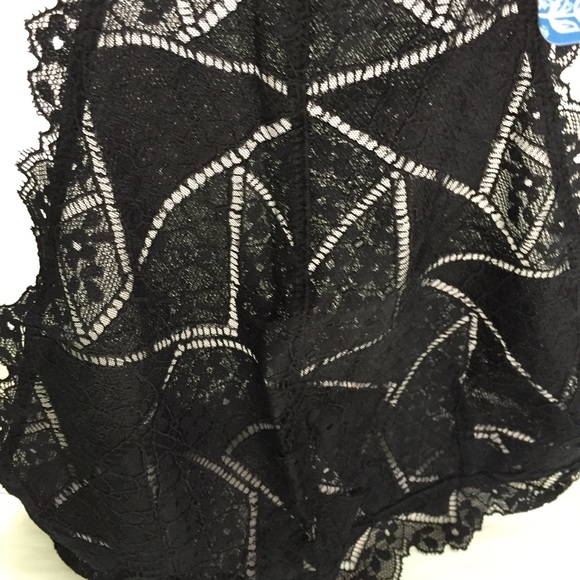 🆕 Free People Moonstruck Bralette in Black (XS) - Picture 5 of 8